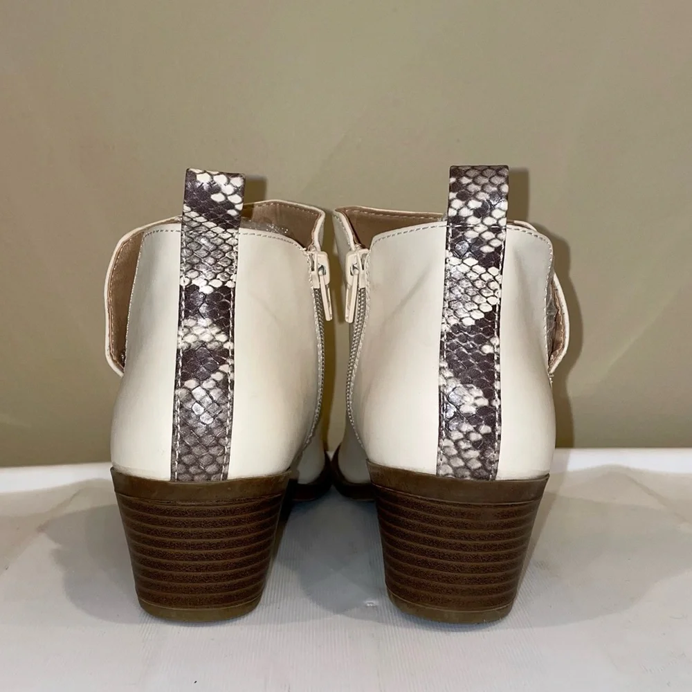 Cream Pointed Toe Ankle Bootie - Picture 3 of 3